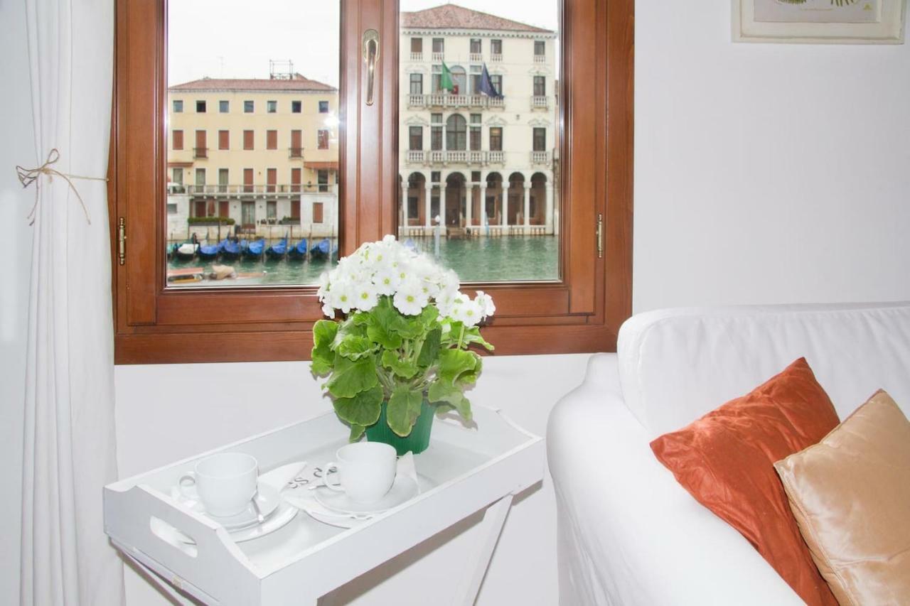 Loft Overlooking The Grand Canal Venice Exterior photo