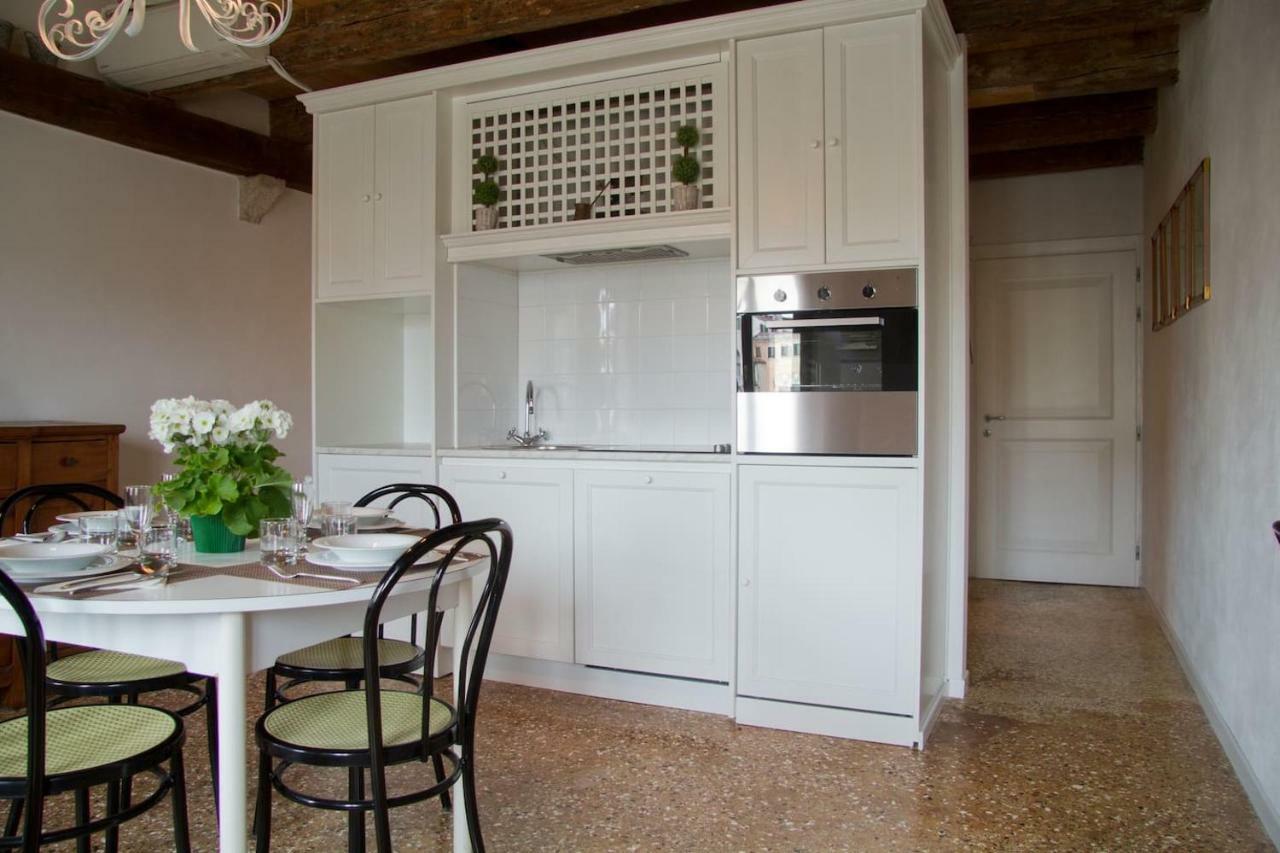 Loft Overlooking The Grand Canal Venice Exterior photo